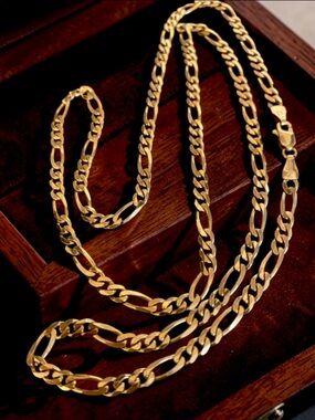 Estate 14k Yellow Italian Solid Gold 24” Long 4mm Wide FIGARO Chain Necklace!